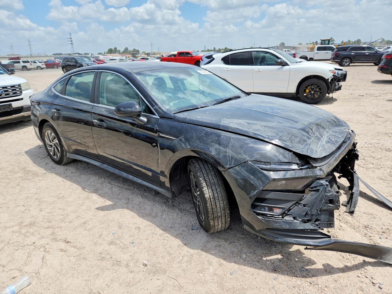 2026 Hyundai Sonata Hybrid Blue - Image 4