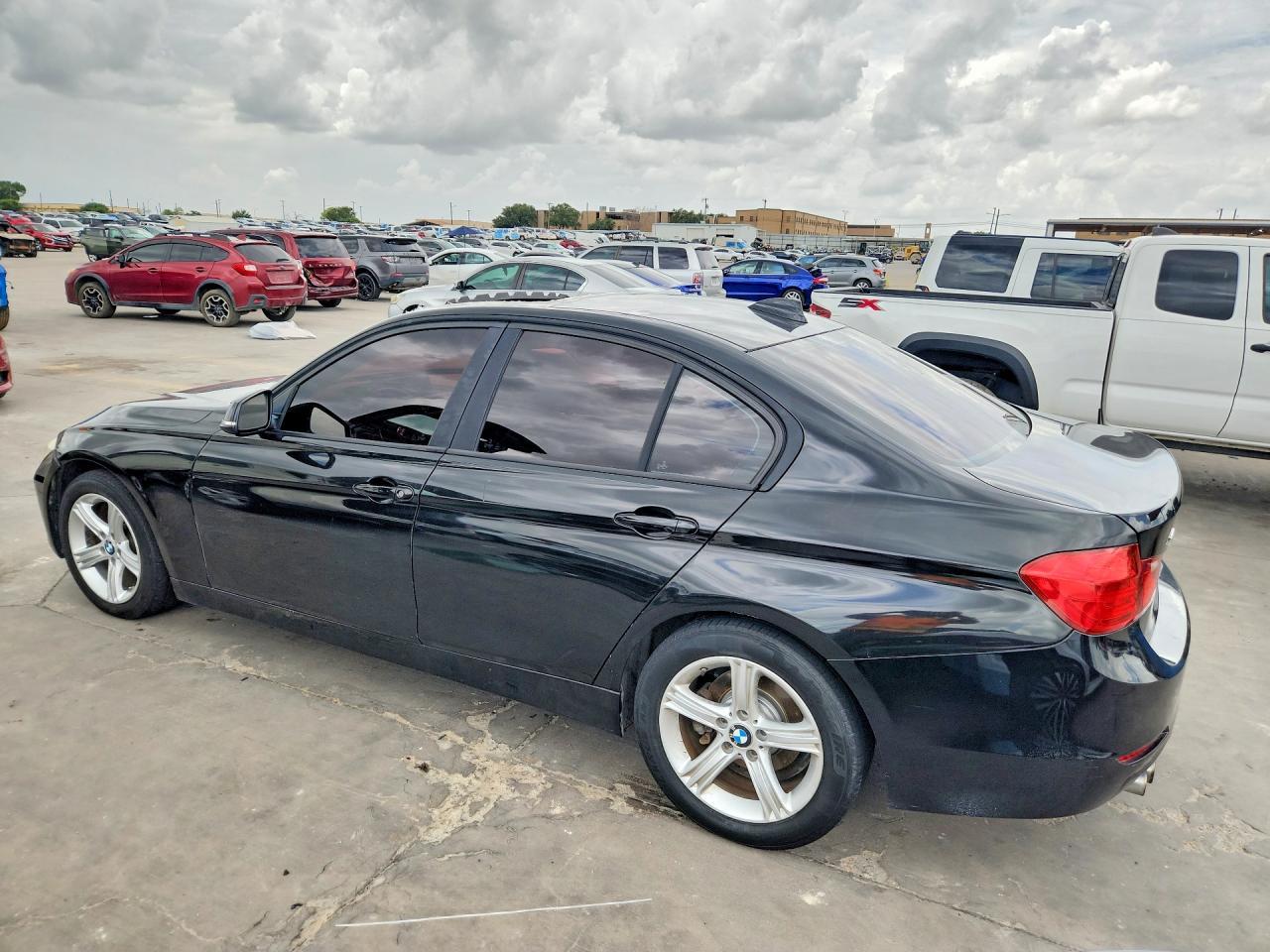 2015 BMW 328 Xi Sulev - Image 2