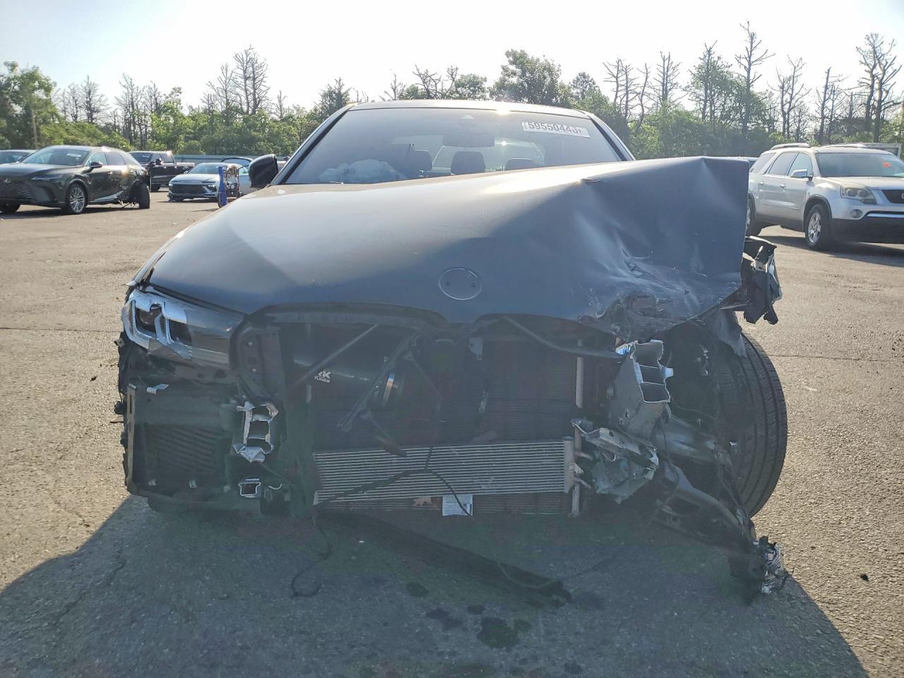 2021 BMW 530 Xi - Image 5