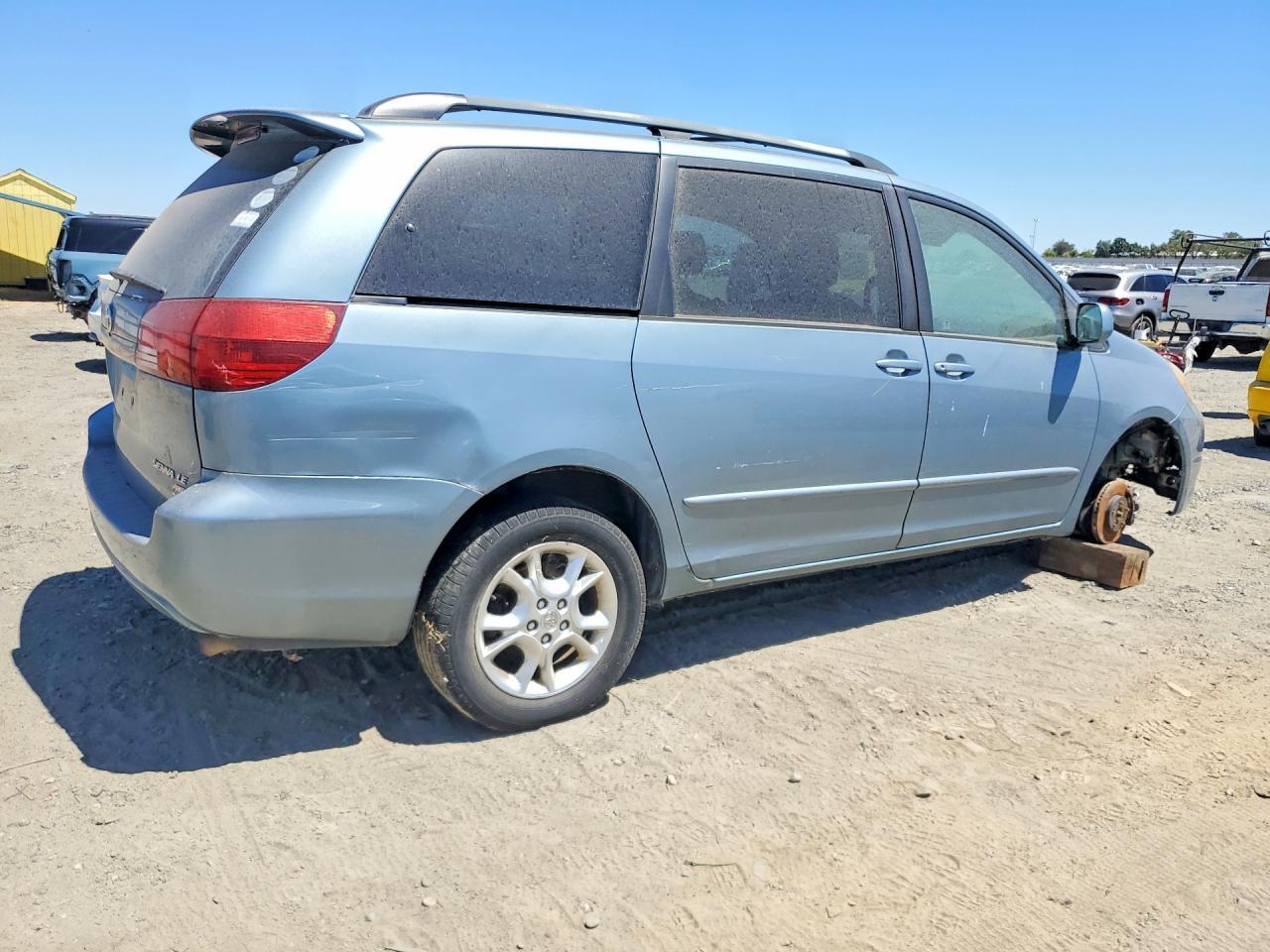 2005 Toyota Sienna Le - Фото 3