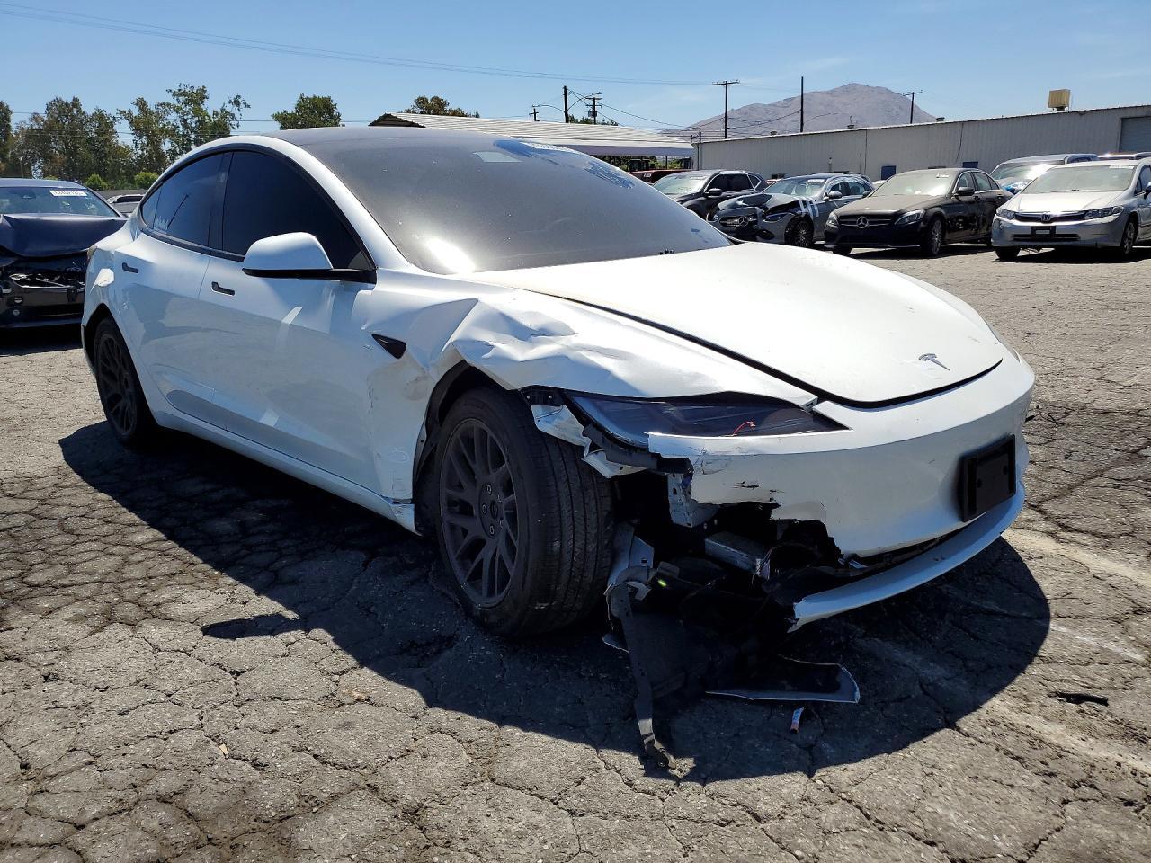 2025 Tesla Model 3 - Image 4