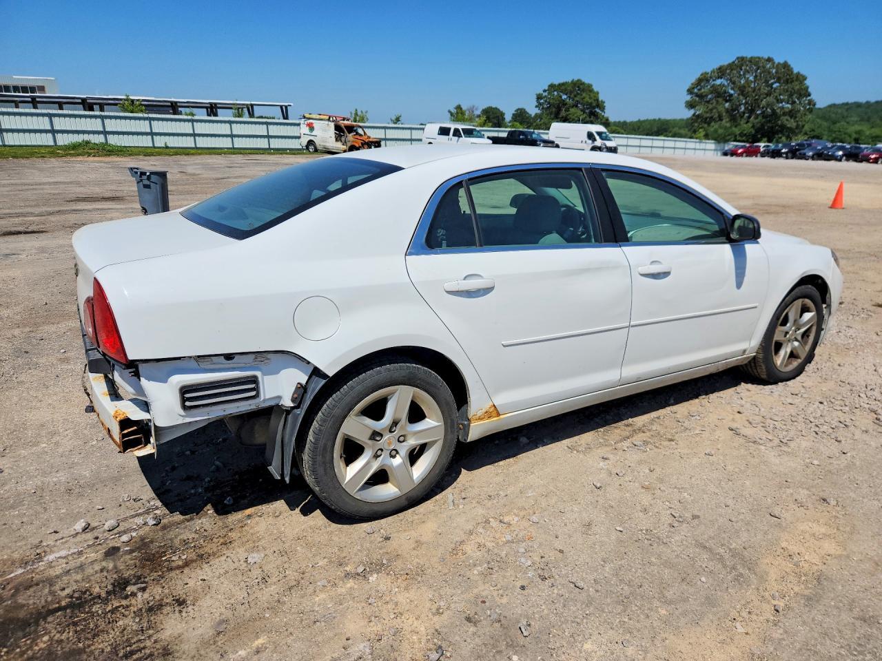 2009 Chevrolet Malibu Ls - Фото 3
