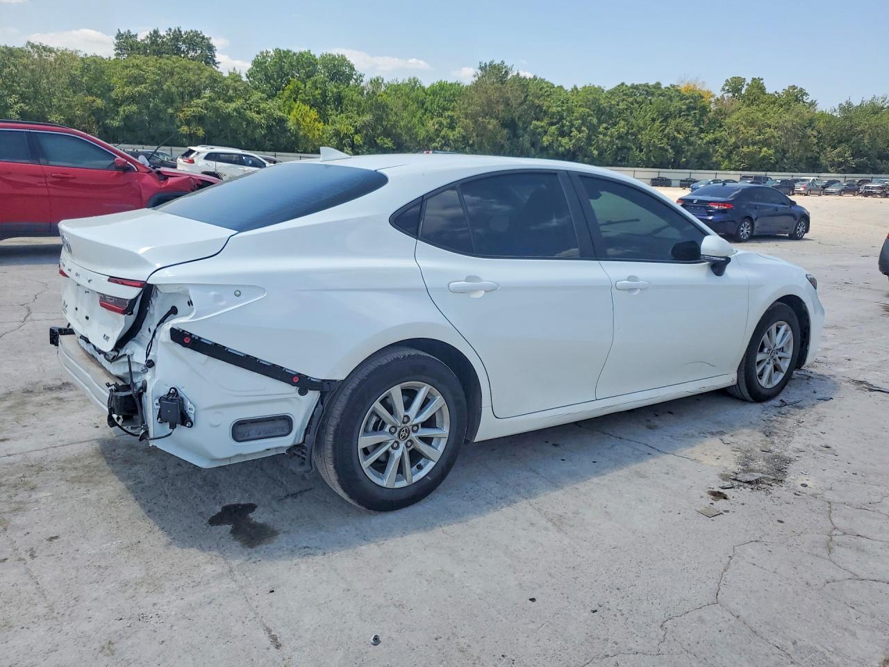 2026 Toyota Camry Le - Фото 3