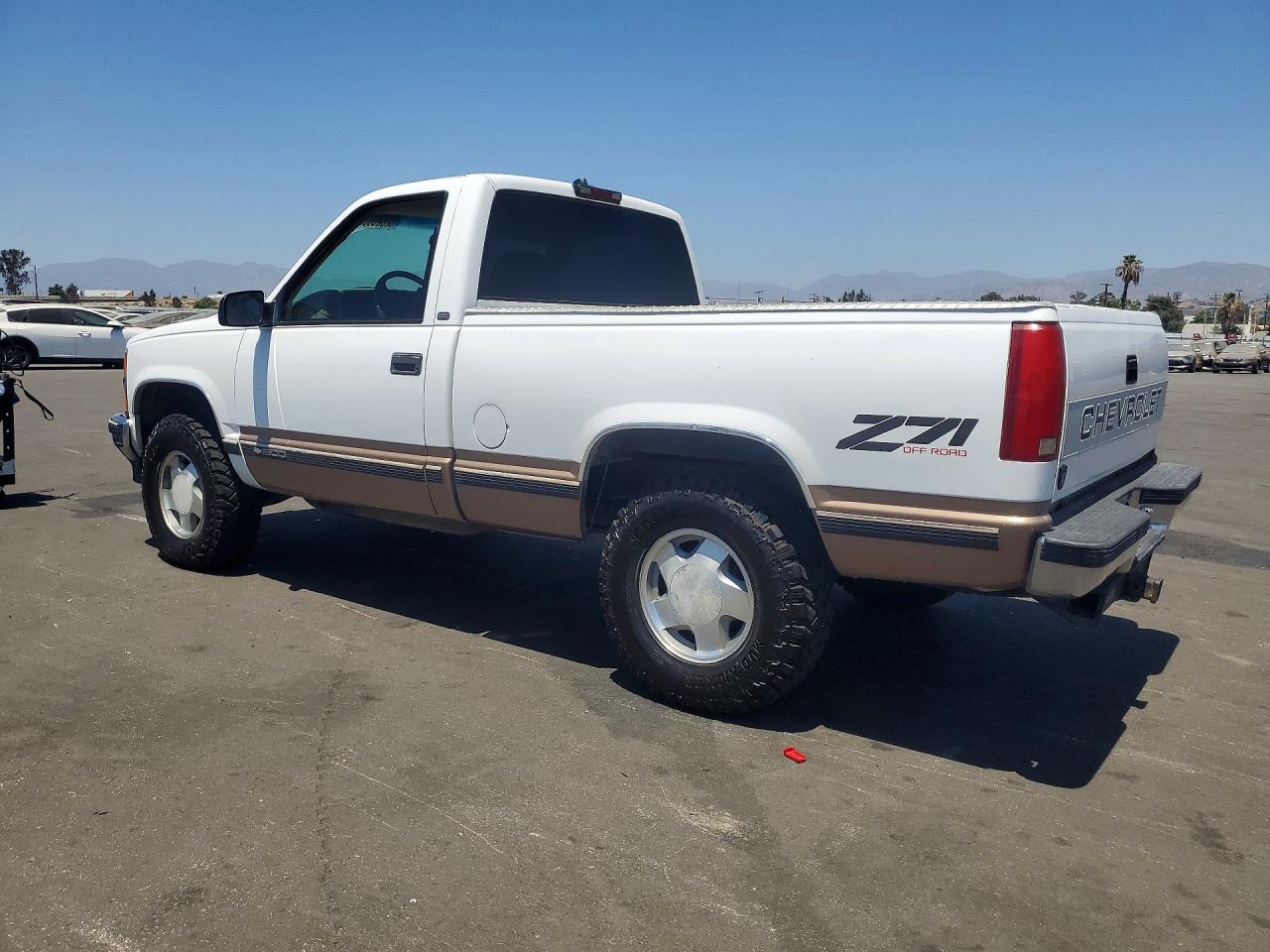 1997 Chevrolet Gmt-400 K1500 - Image 2