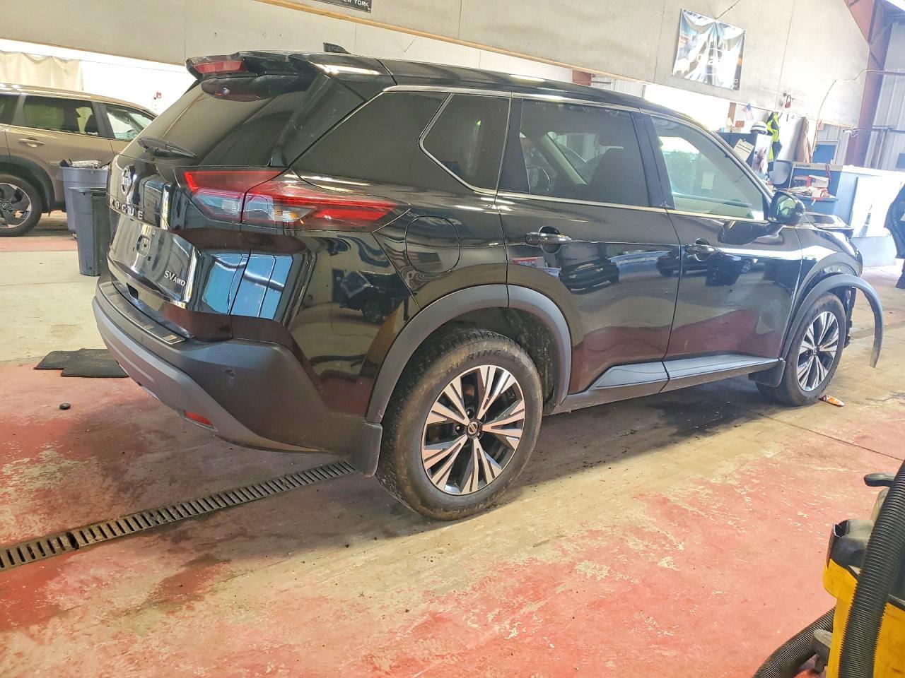 2021 Nissan Rogue Sv - Image 3