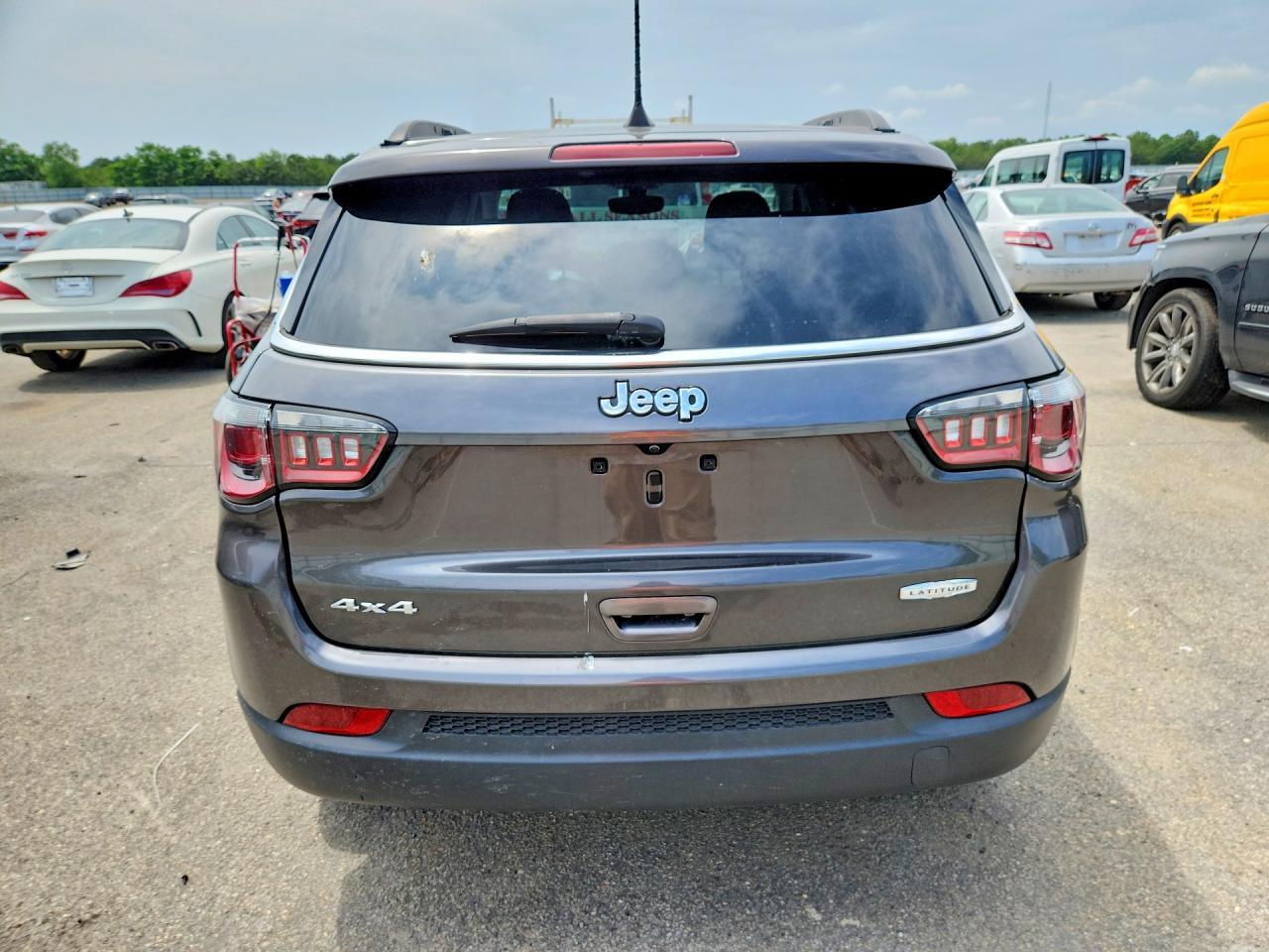 2021 Jeep Compass Latitude - Фото 6