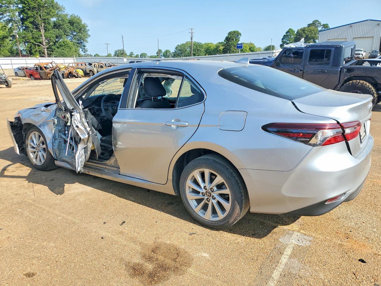 2023 Toyota Camry Le - Image 2
