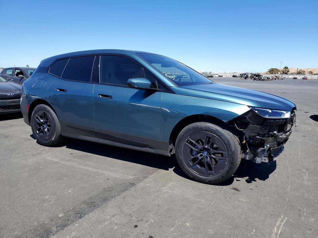2024 BMW Ix xDrive50 - Image 4