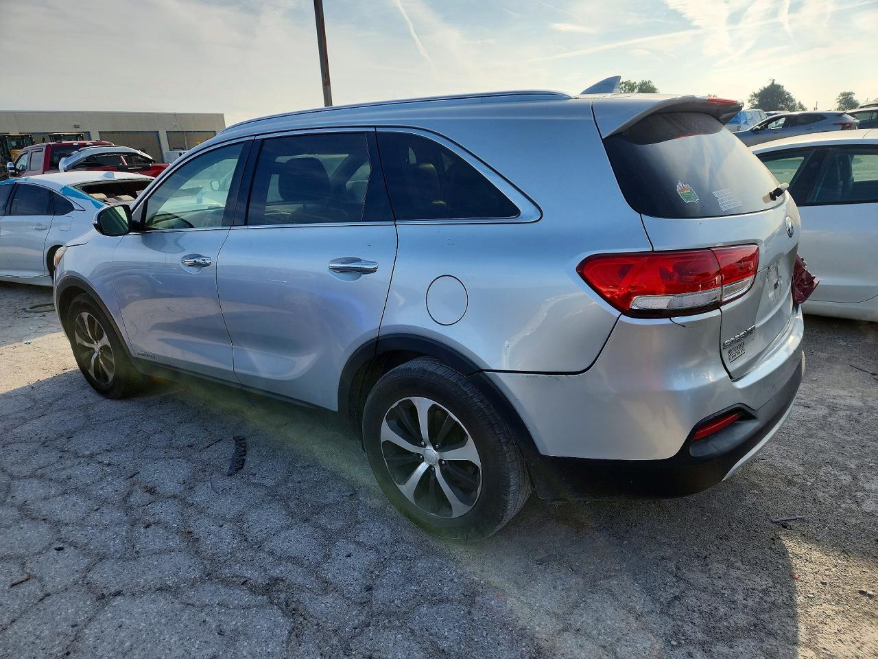2016 Kia Sorento Ex - Фото 2