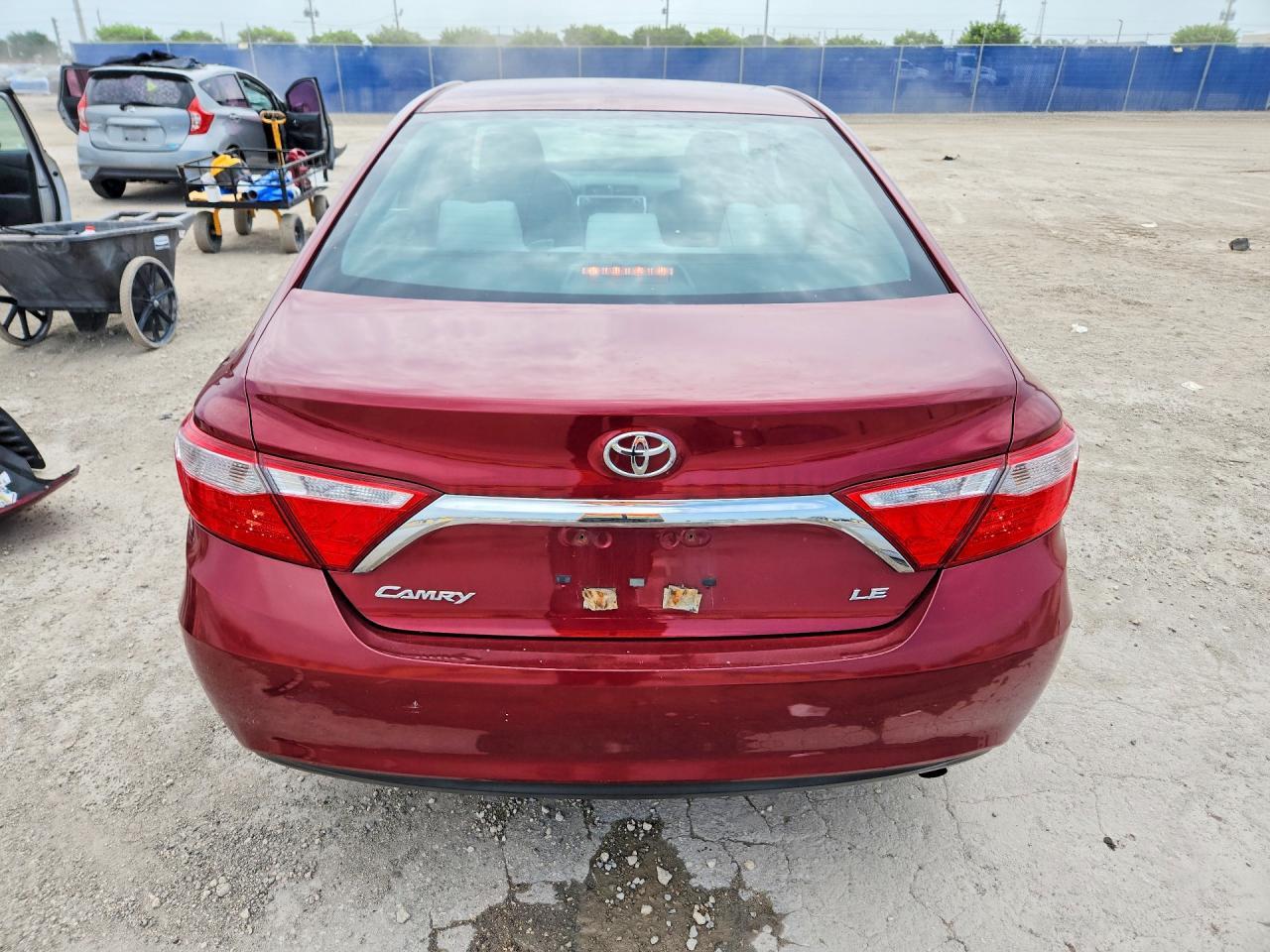 2015 Toyota Camry Le - Фото 6