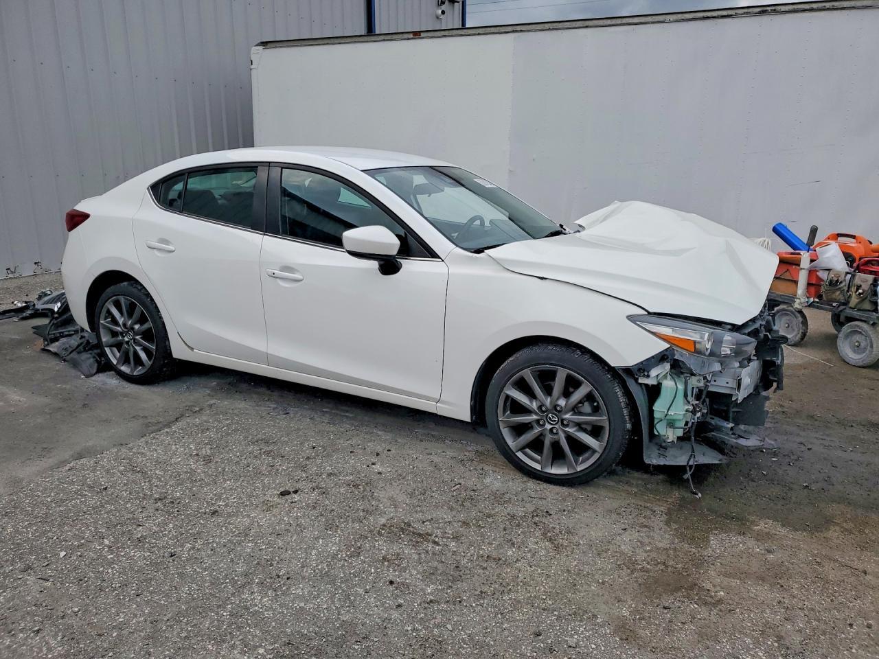 2018 Mazda 3 Touring - Image 4