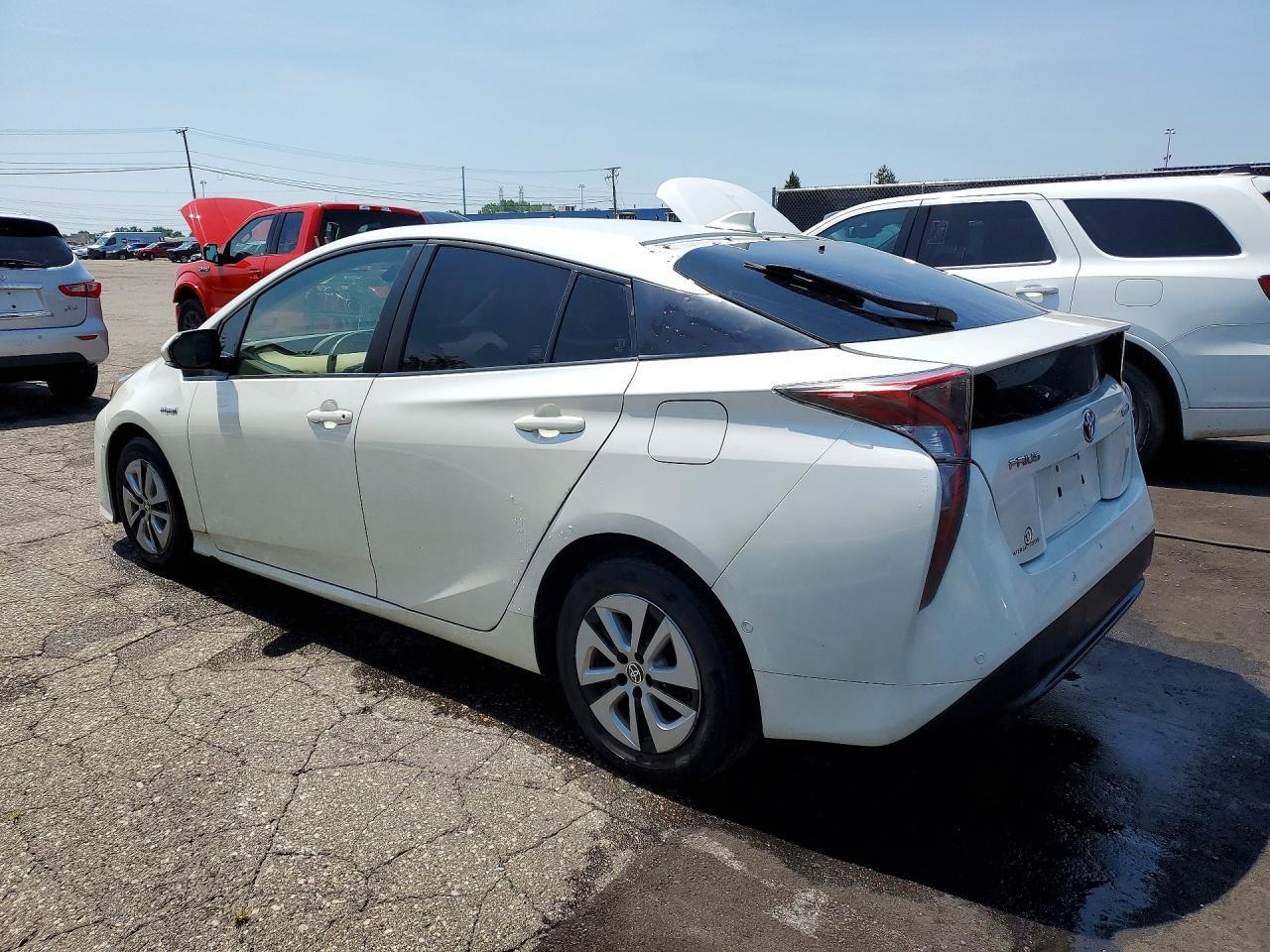 2018 Toyota Prius Three - Фото 2