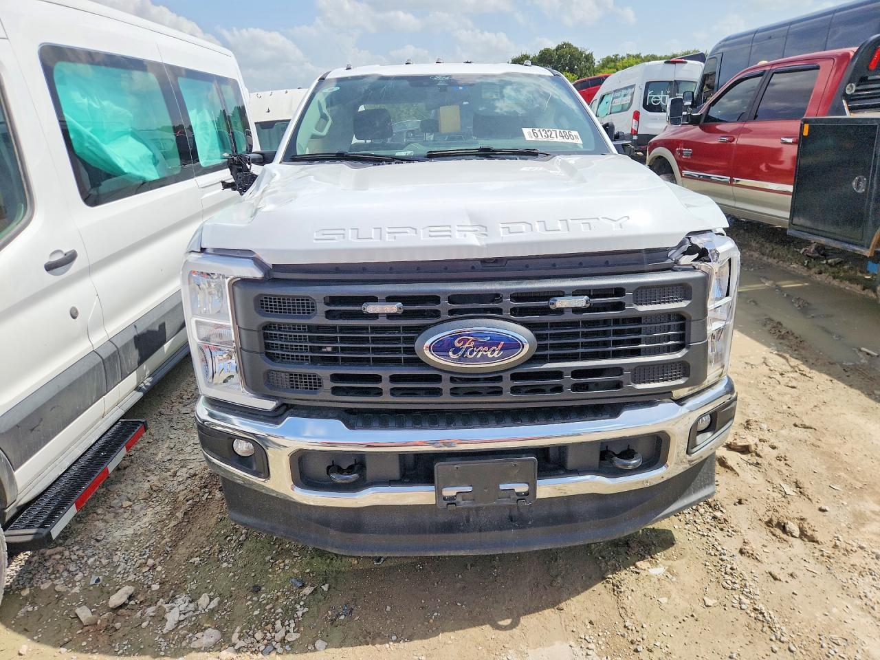2025 Ford F250 Super Duty - Фото 5
