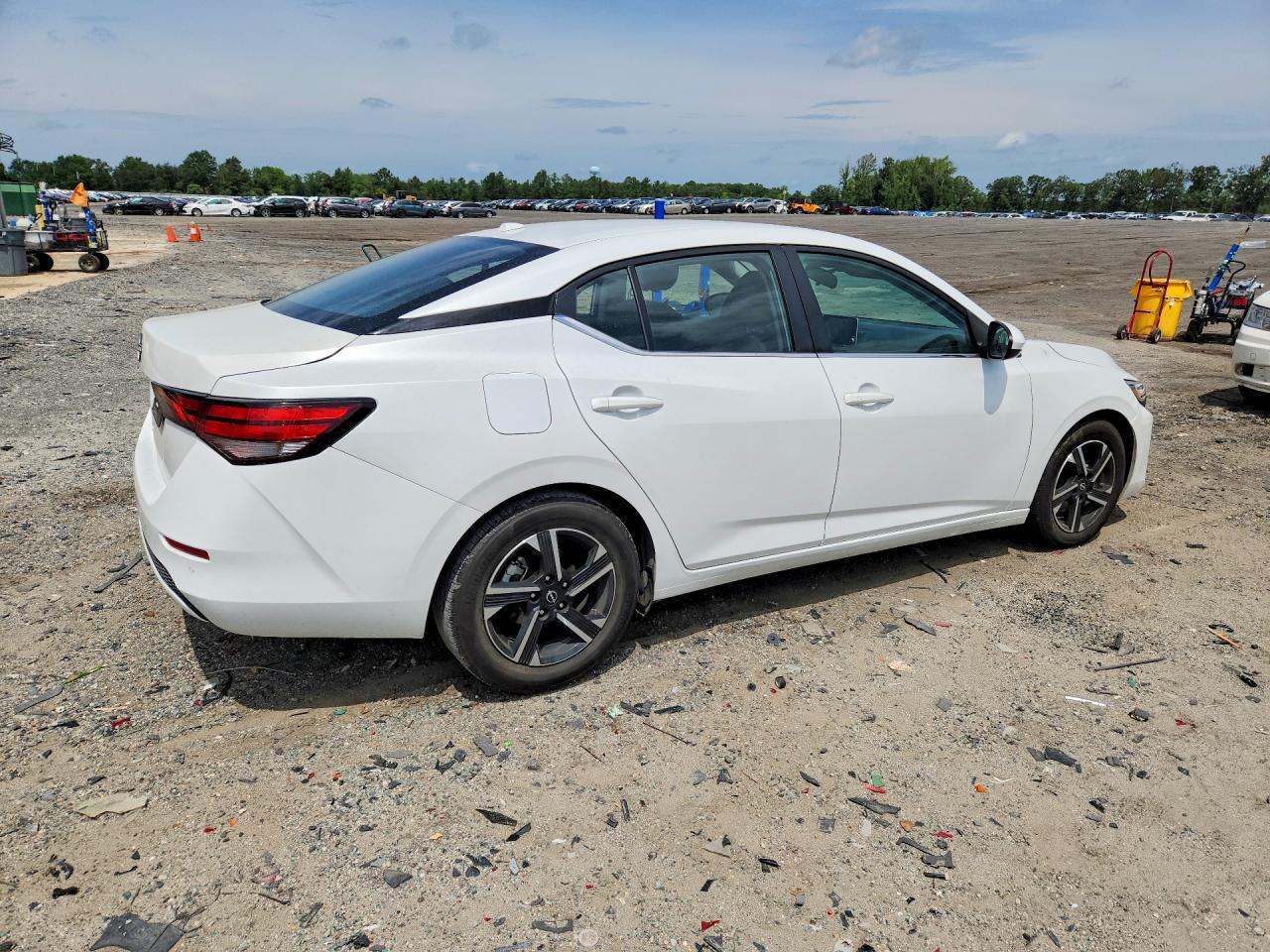 2025 Nissan Sentra Sv - Image 3