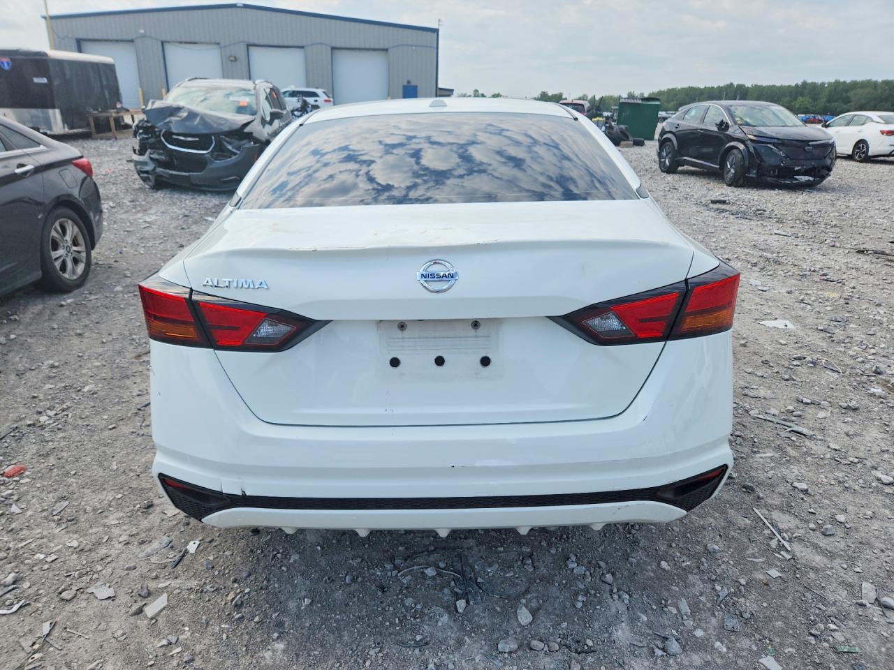 2020 Nissan Altima S - Фото 6