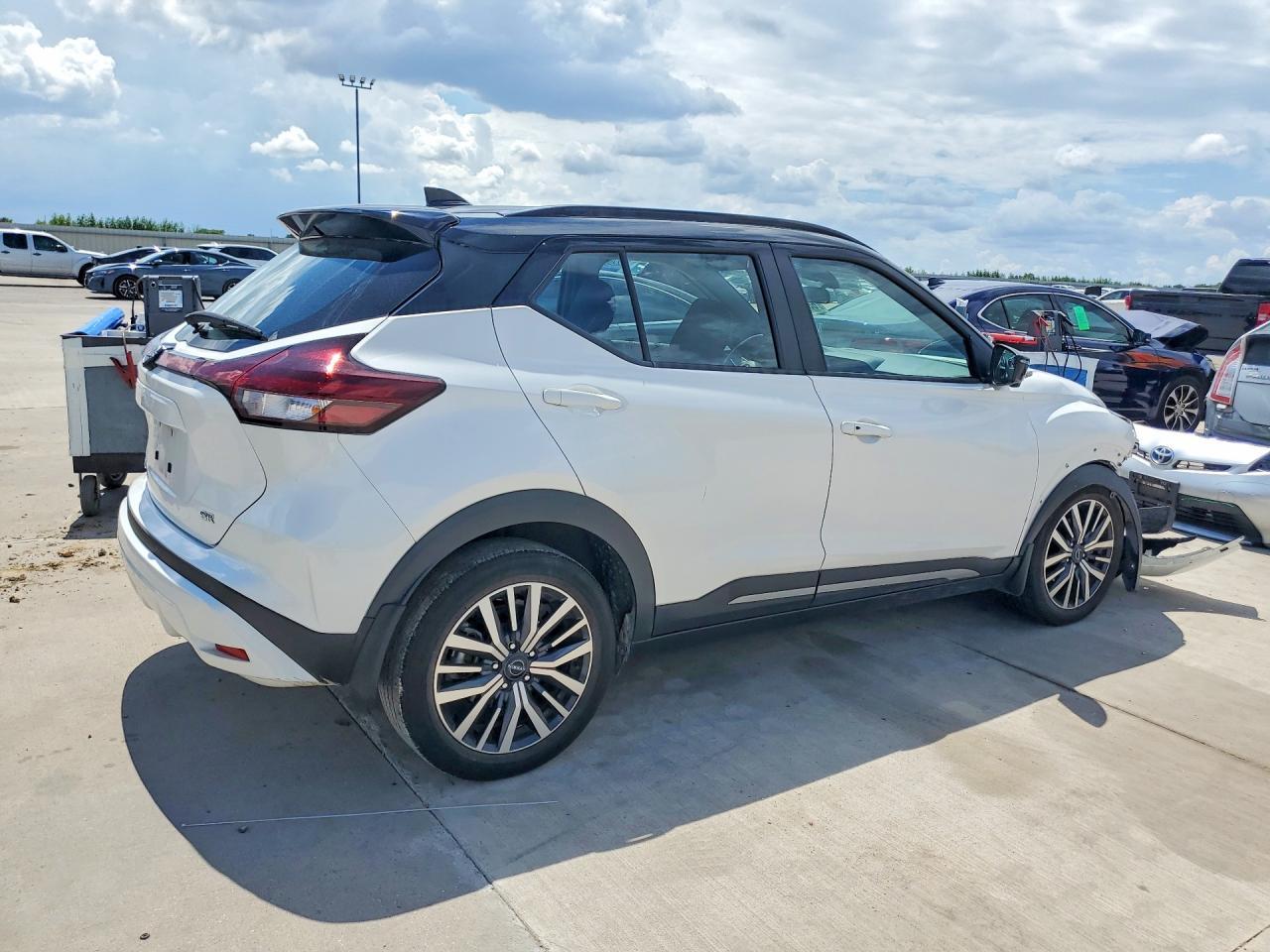 2024 Nissan Kicks Sr - Фото 3