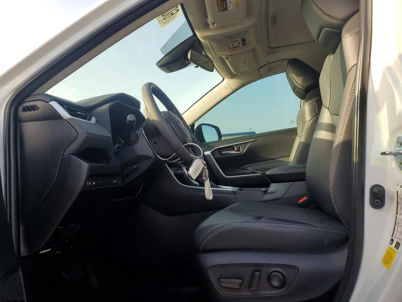 2025 Toyota Rav4 Xle Premium - Image 7