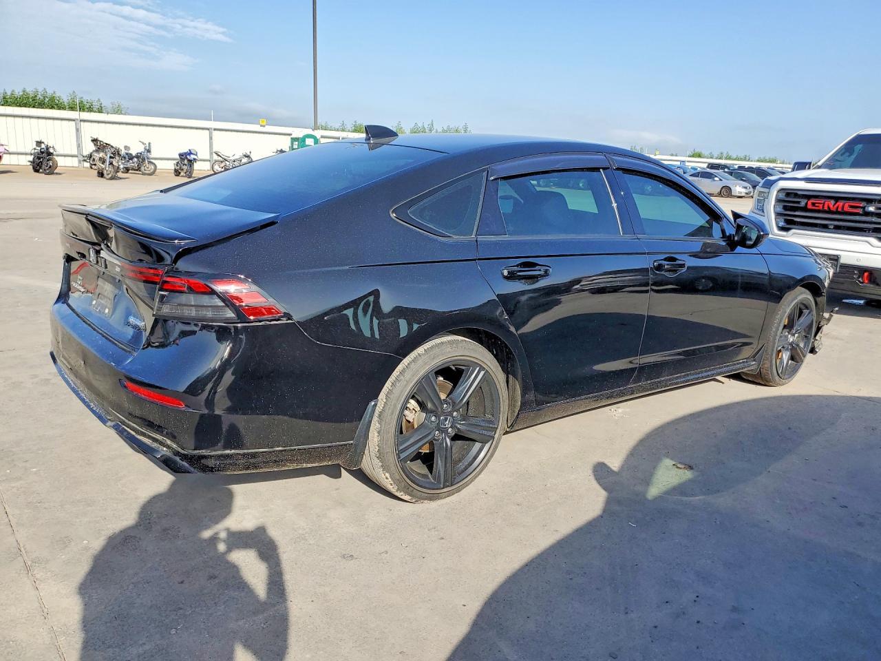 2023 Honda Accord Hybrid Sport-L - Image 3