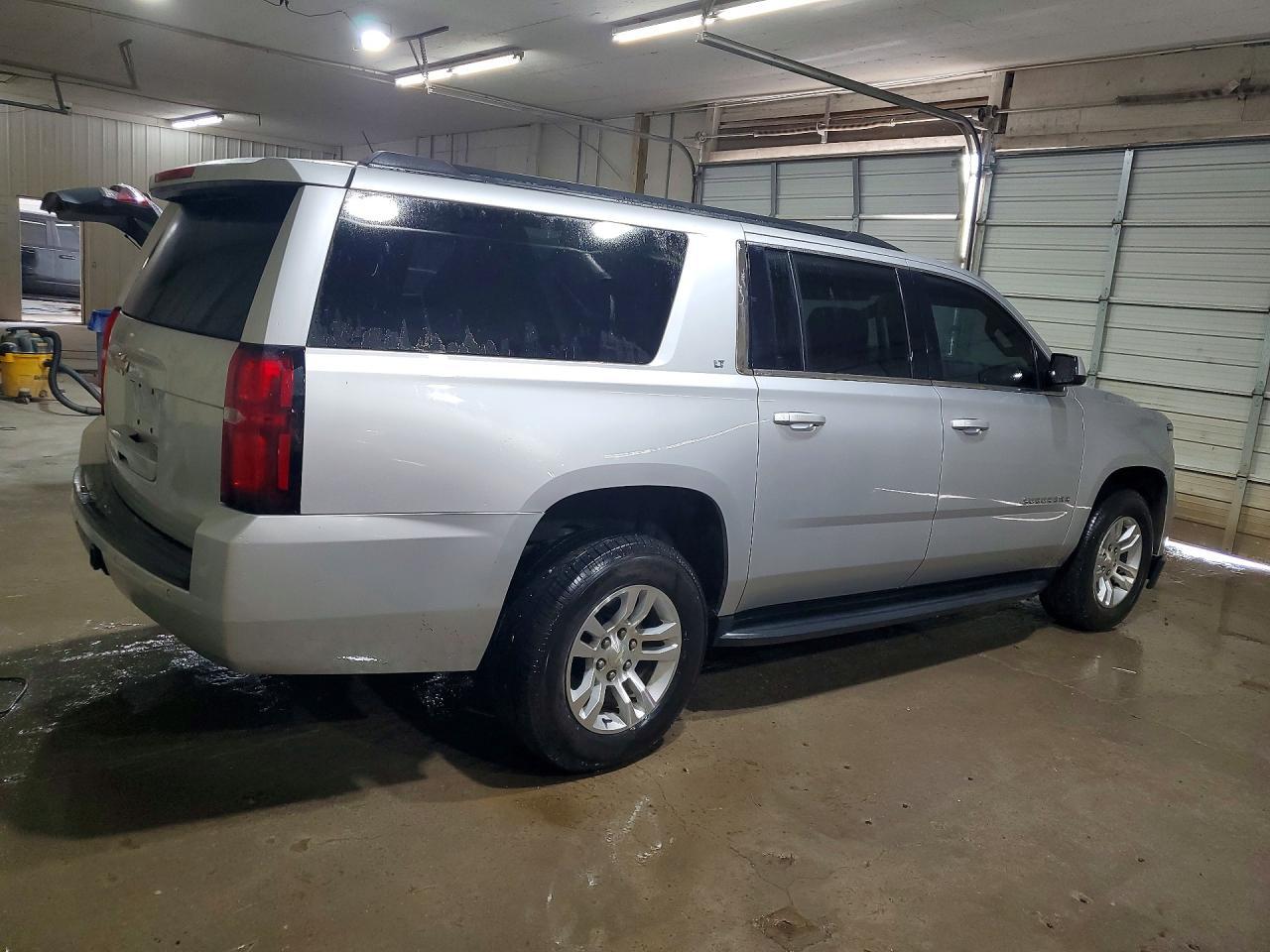 2019 Chevrolet Suburban K1500 Lt - Фото 3