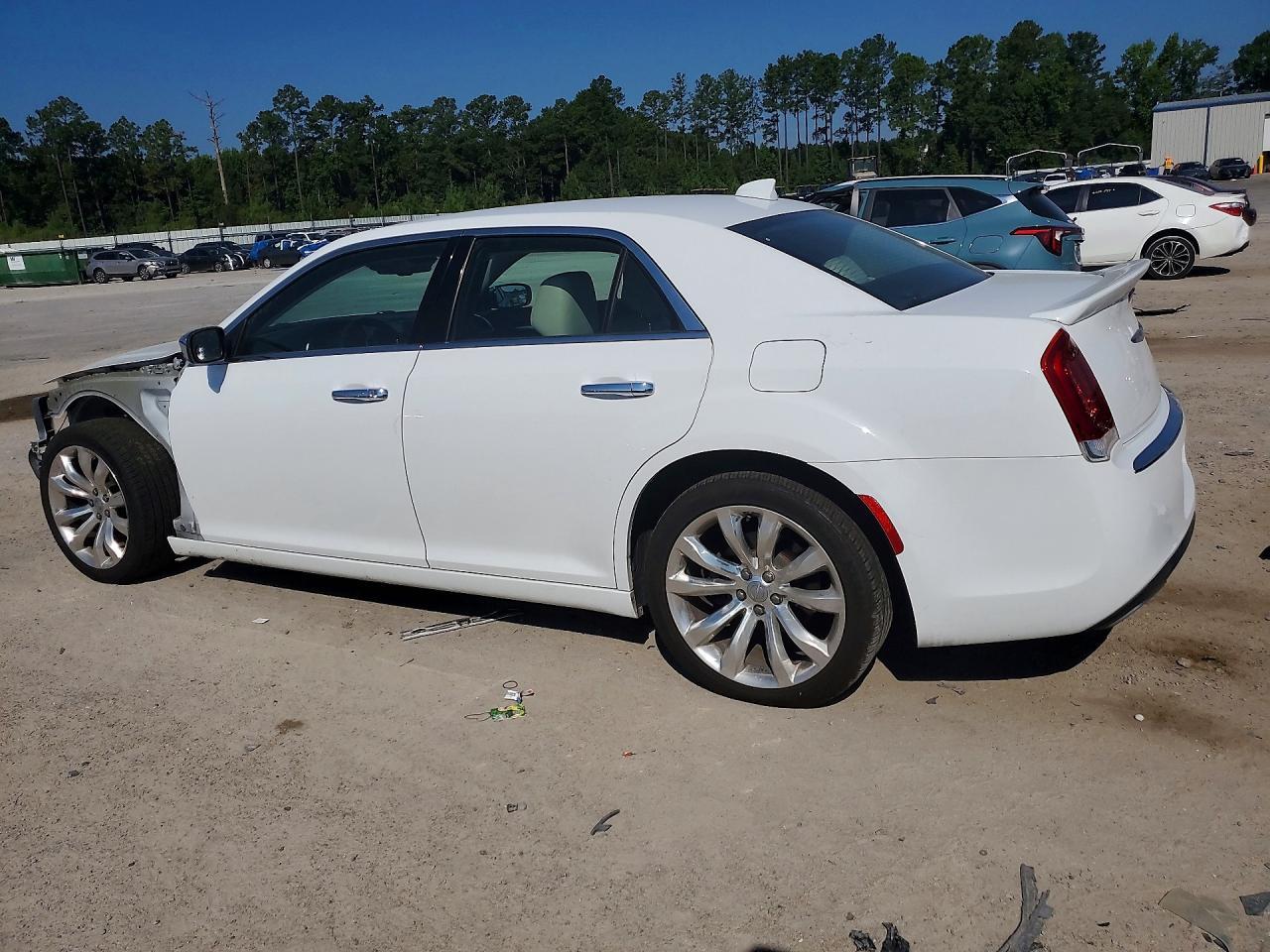 2018 Chrysler 300 Limited - Фото 2