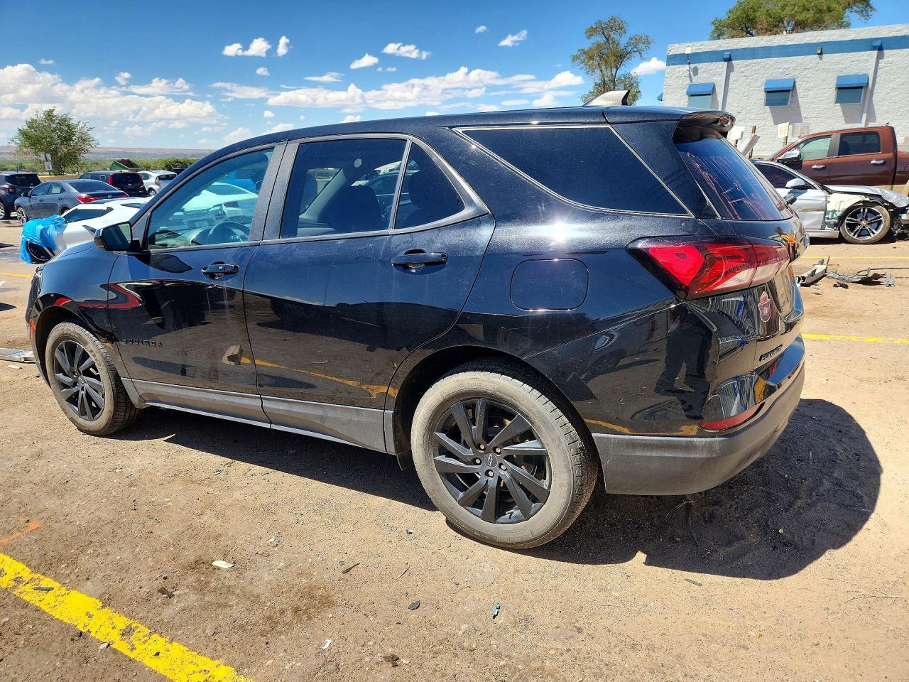 2024 Chevrolet Equinox Ls - Фото 2