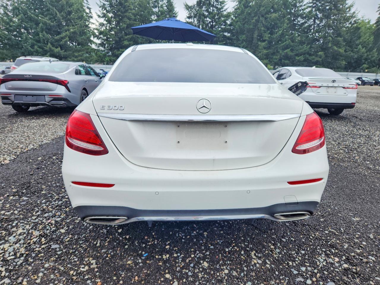 2017 Mercedes-Benz E 300 - Image 6
