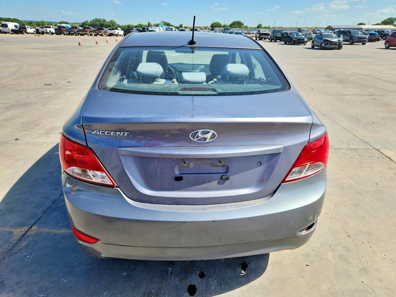 2017 Hyundai Accent Se - Фото 6