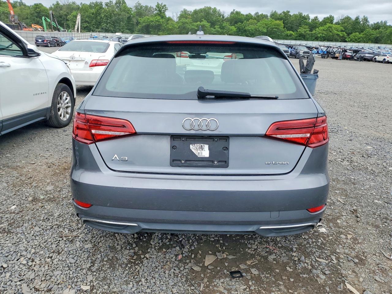 2017 Audi A3 E-Tron Premium - Фото 6