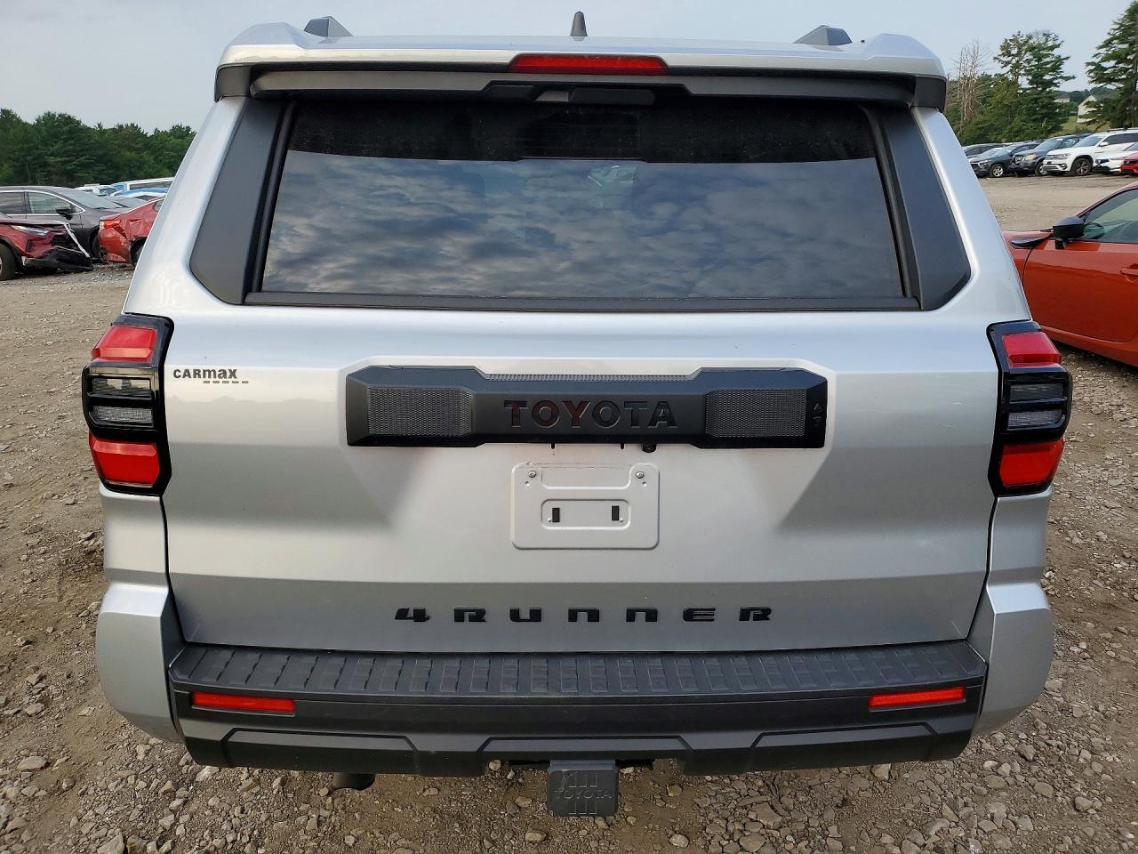 2025 Toyota 4Runner Sr5 - Image 6