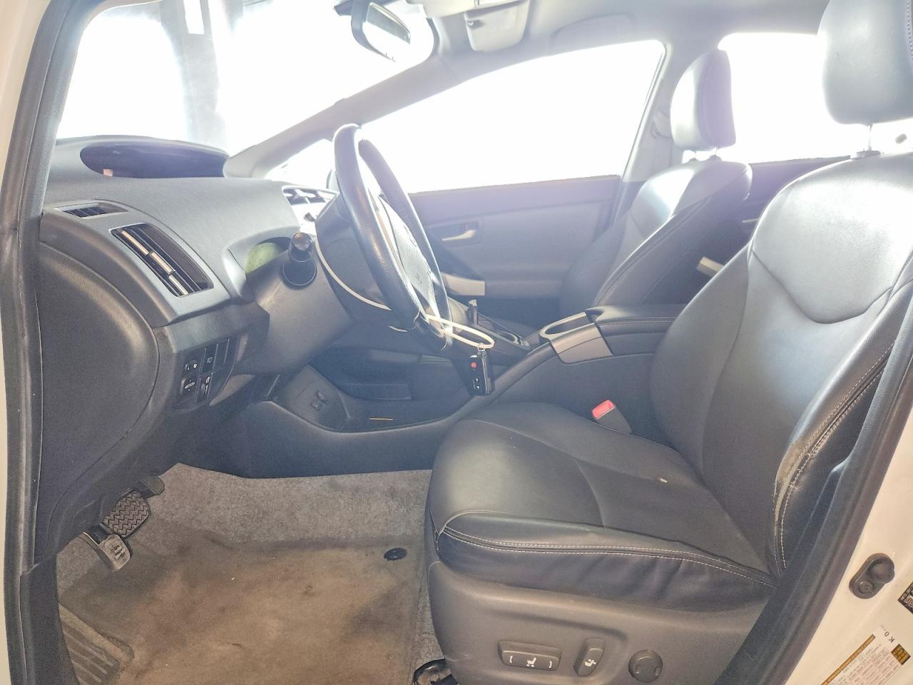 2012 Toyota Prius Five - Фото 7
