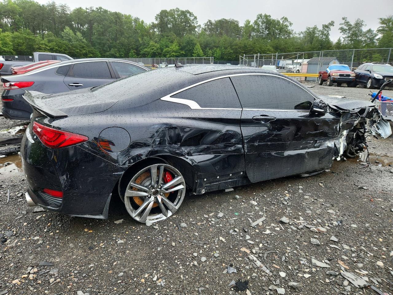 2017 Infiniti Q60 Red Sport 400 - Image 3