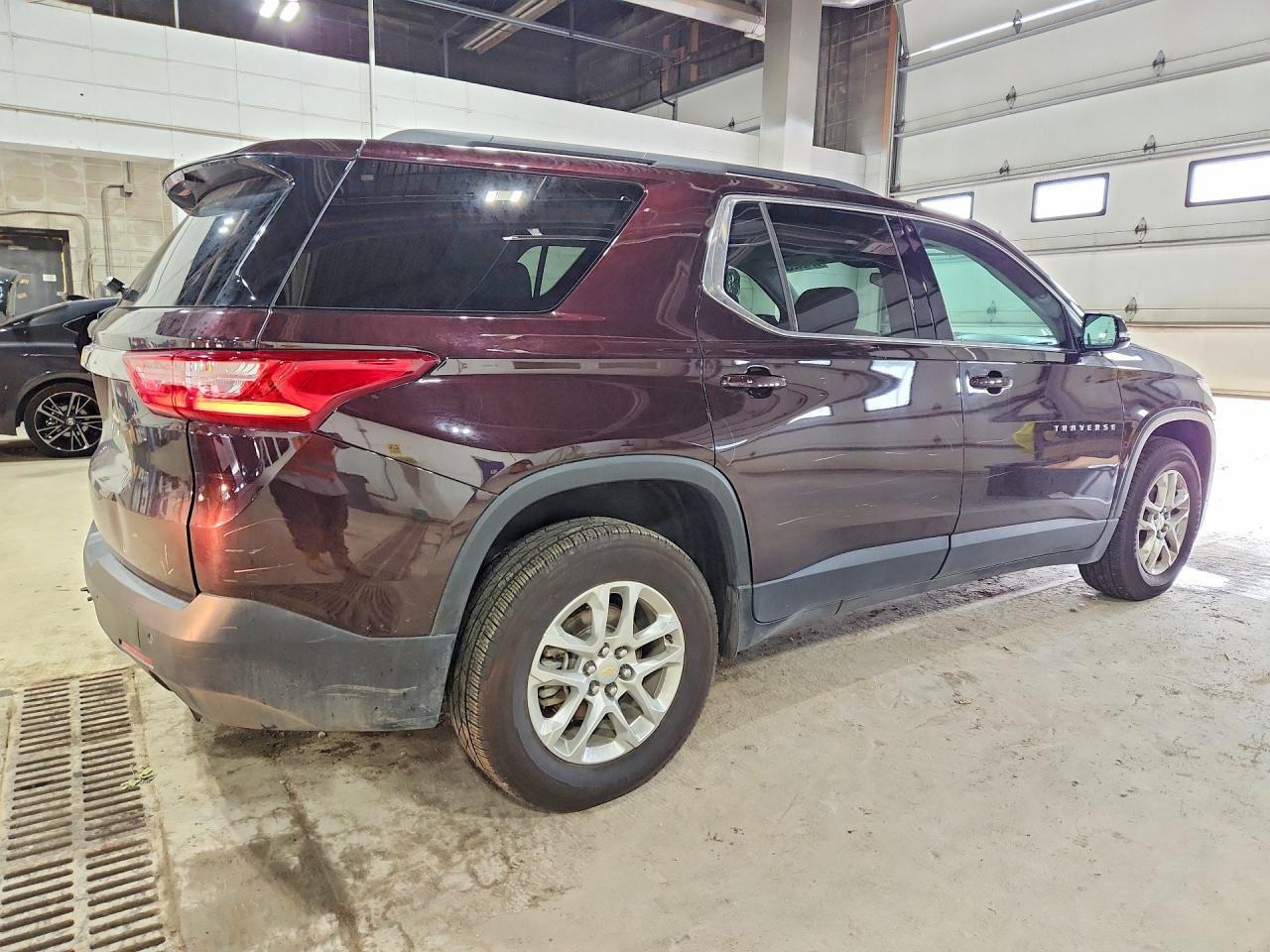 2020 Chevrolet Traverse Lt - Image 3