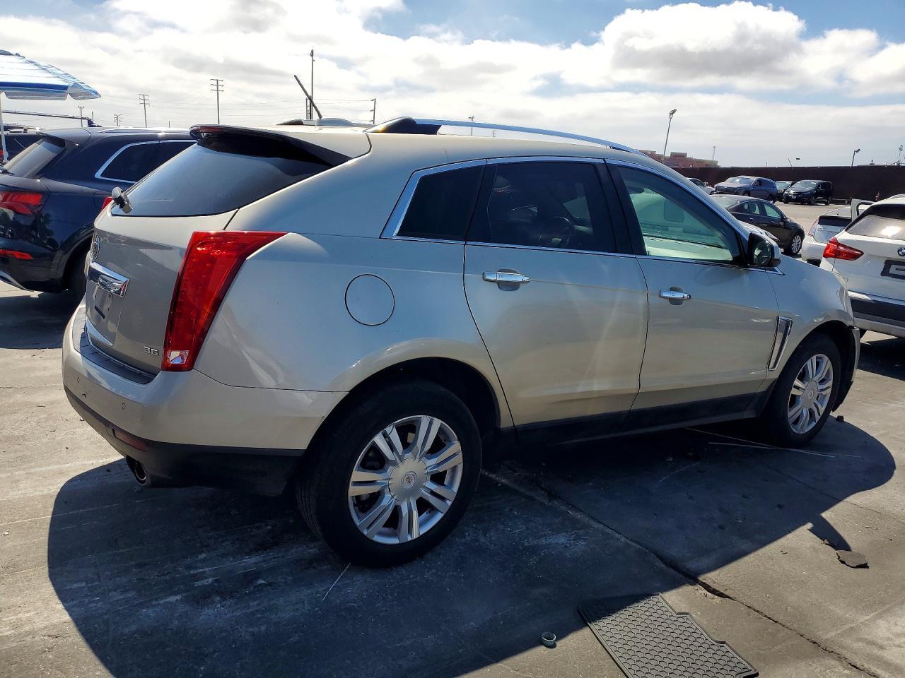 2015 Cadillac Srx Luxury Collection - Image 3