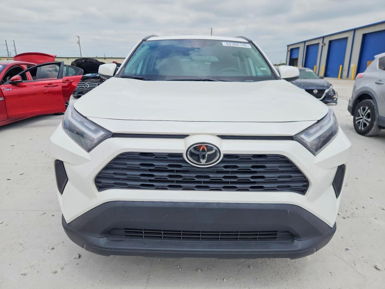 2024 Toyota Rav4 Xle - Image 5