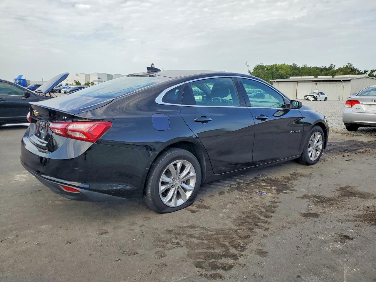 2022 Chevrolet Malibu Lt - Image 3