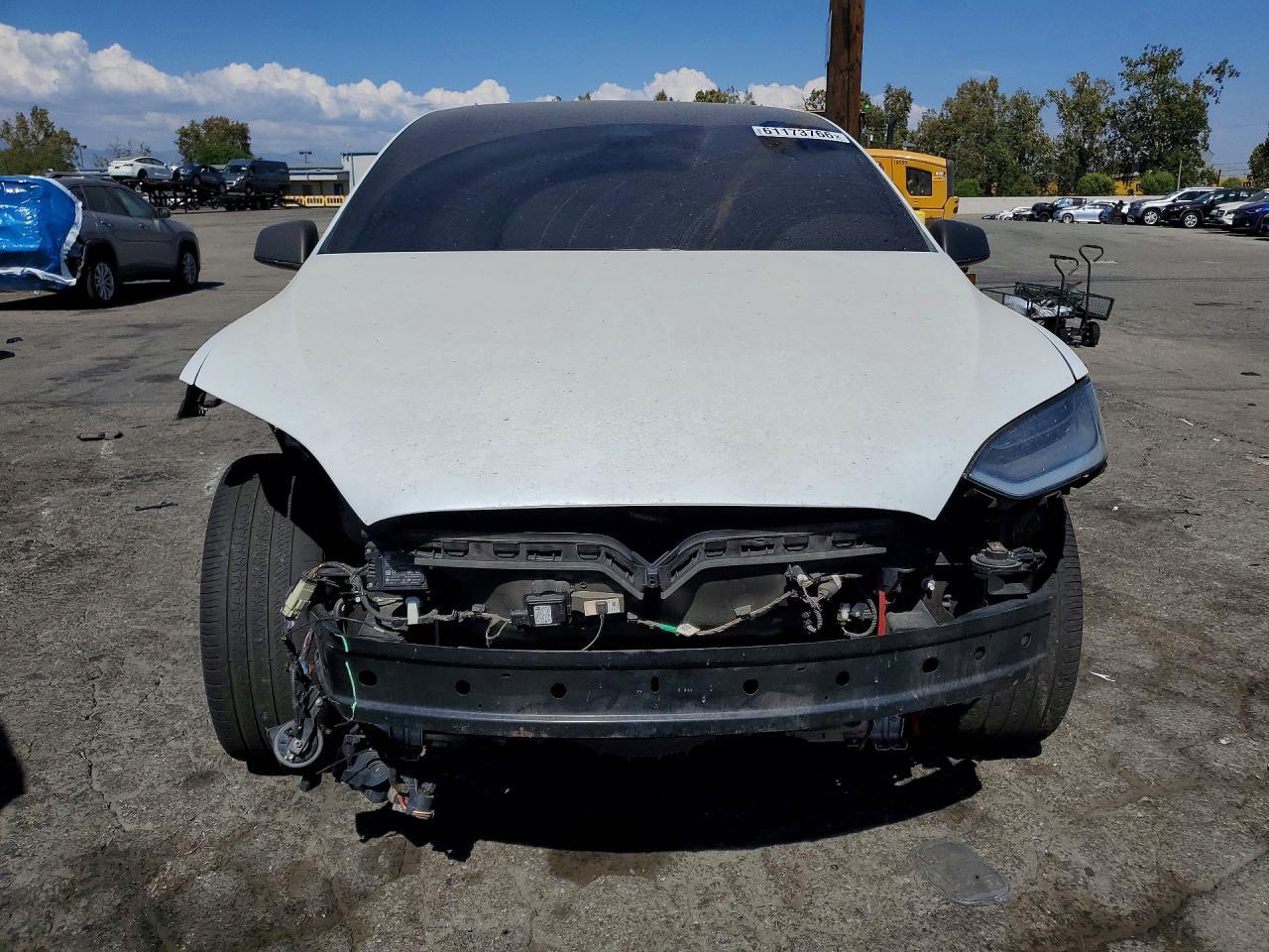 2020 Tesla Model X - Фото 5