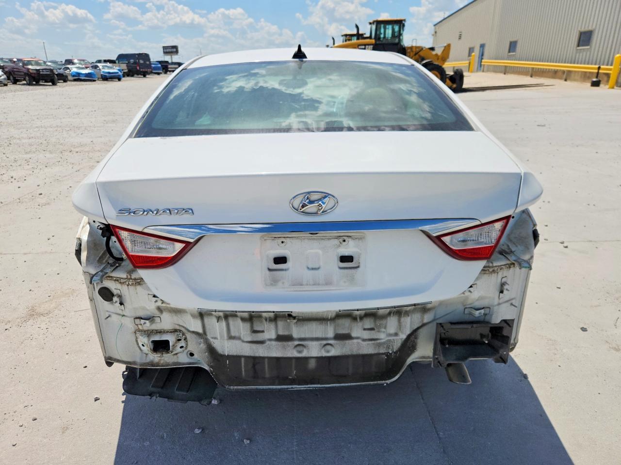 2014 Hyundai Sonata Gls - Image 6