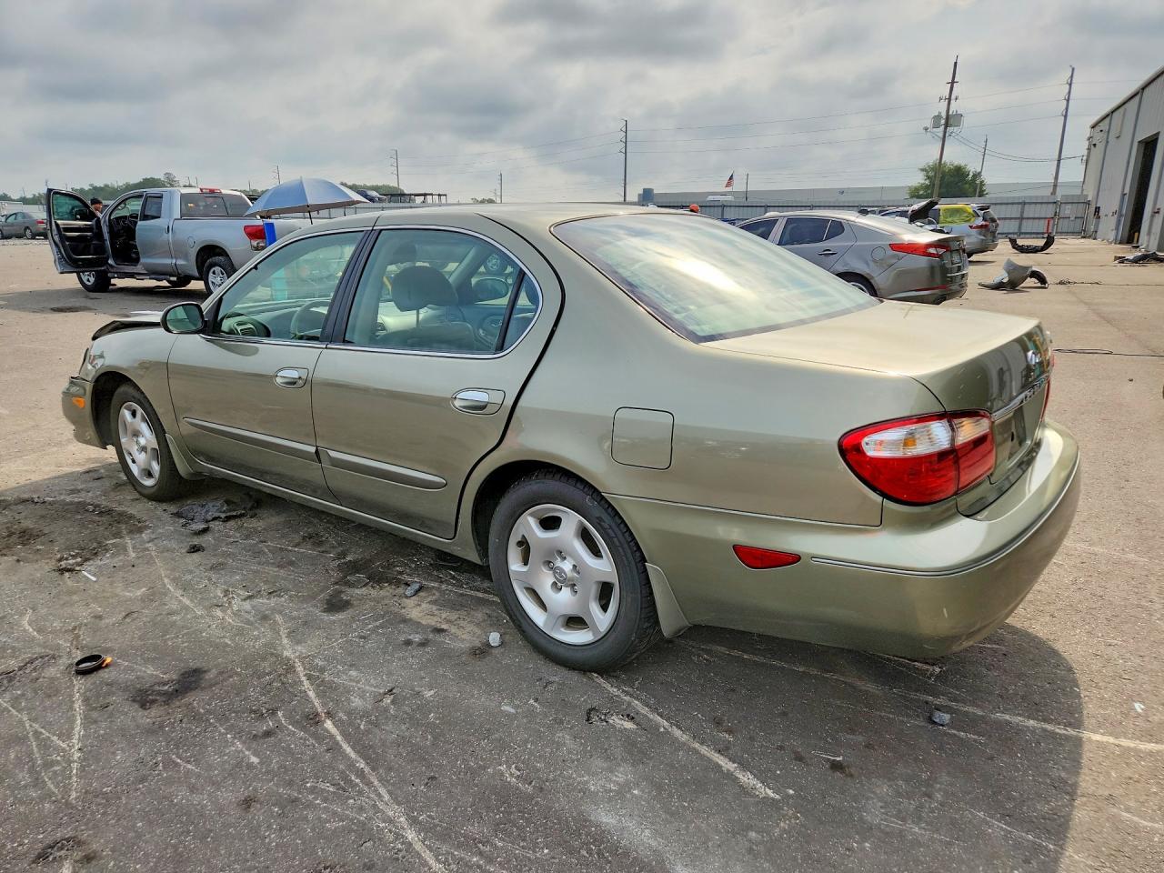 2001 Infiniti I30 Base - Фото 2