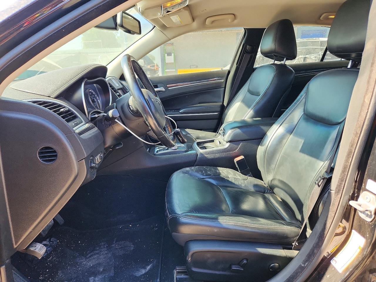 2022 Chrysler 300 Touring L - Image 7