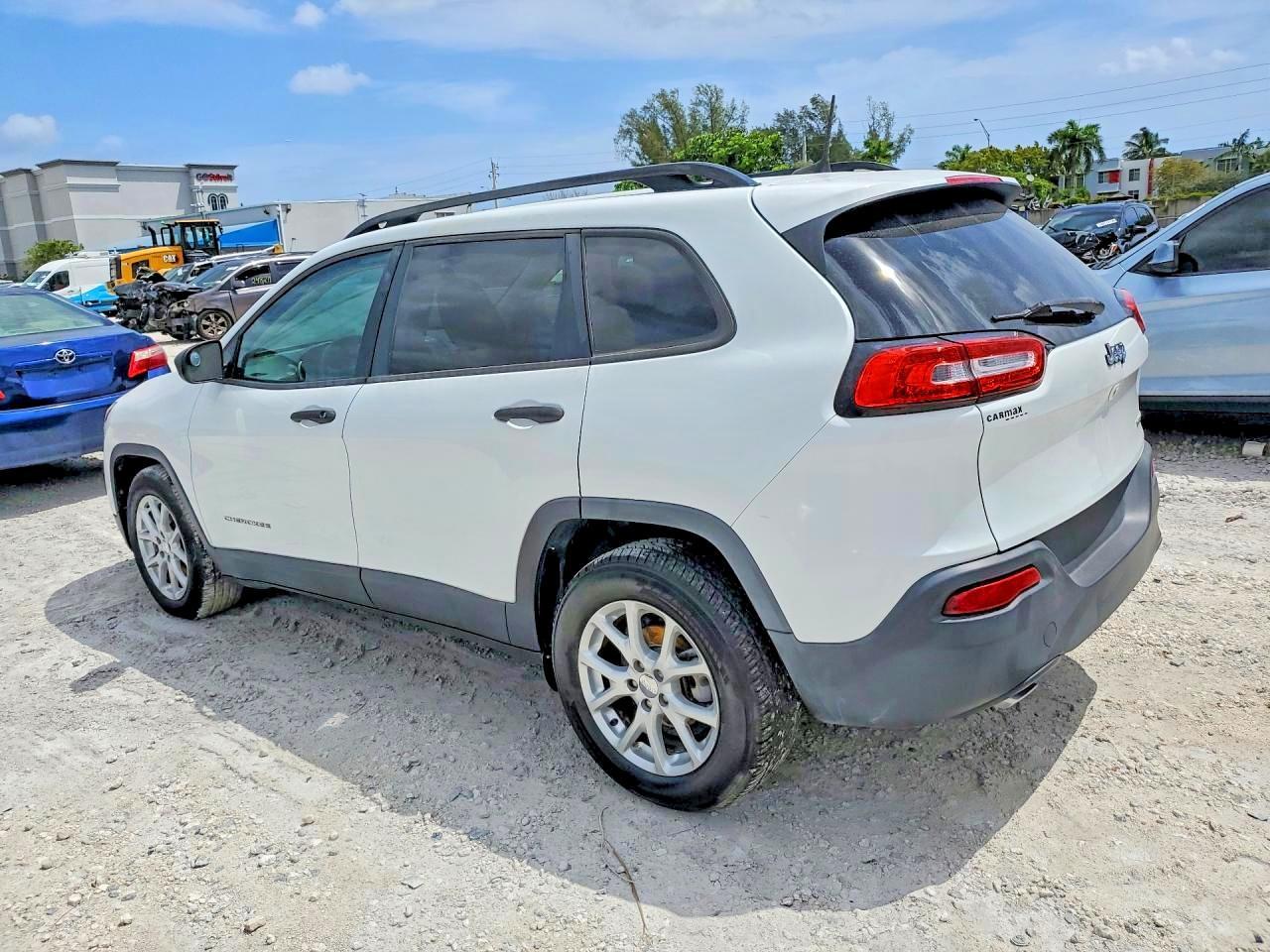 2016 Jeep Cherokee Sport - Image 2