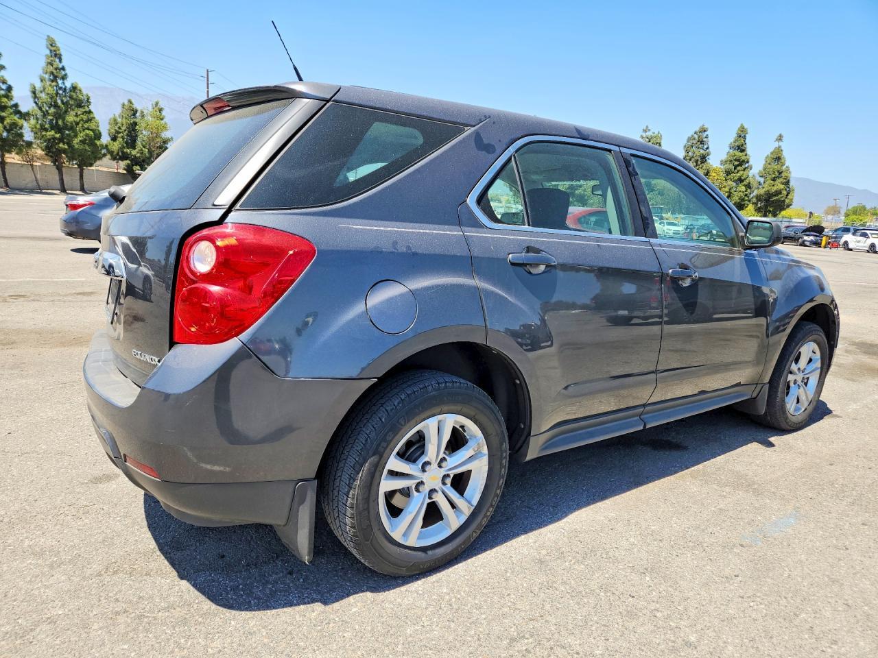 2011 Chevrolet Equinox Ls - Image 3