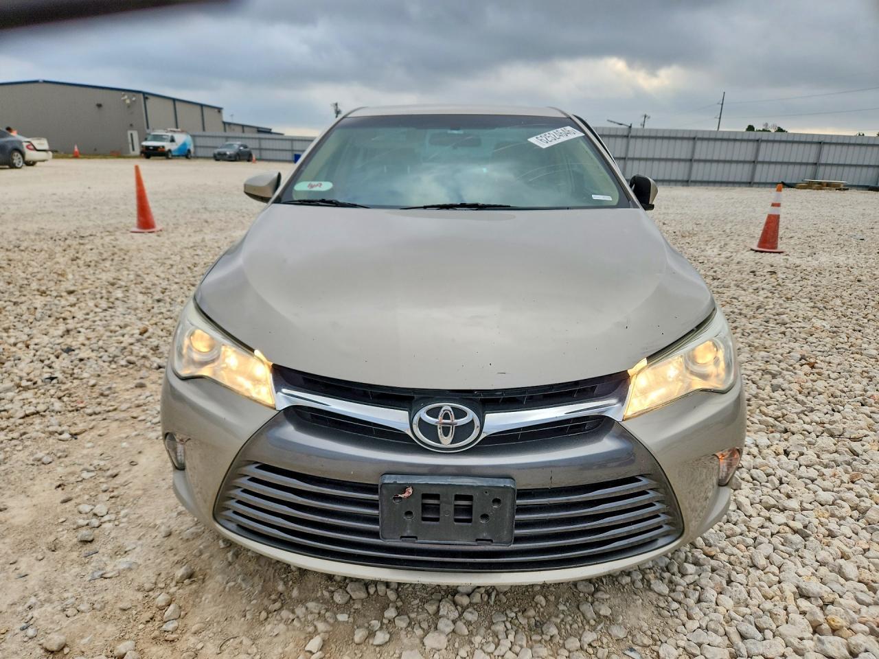 2015 Toyota Camry Le - Image 5