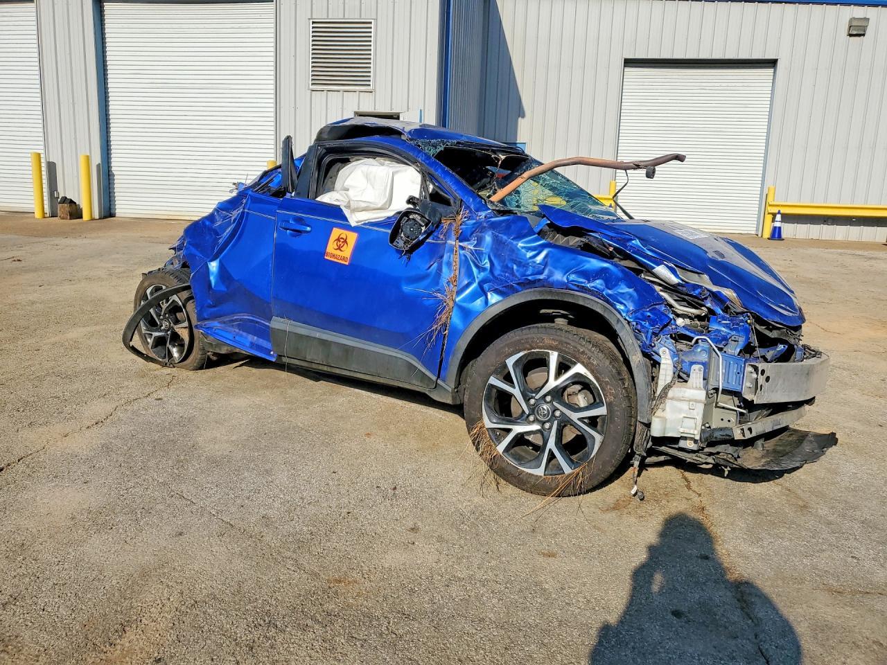 2018 Toyota C-Hr Xle Premium - Фото 4
