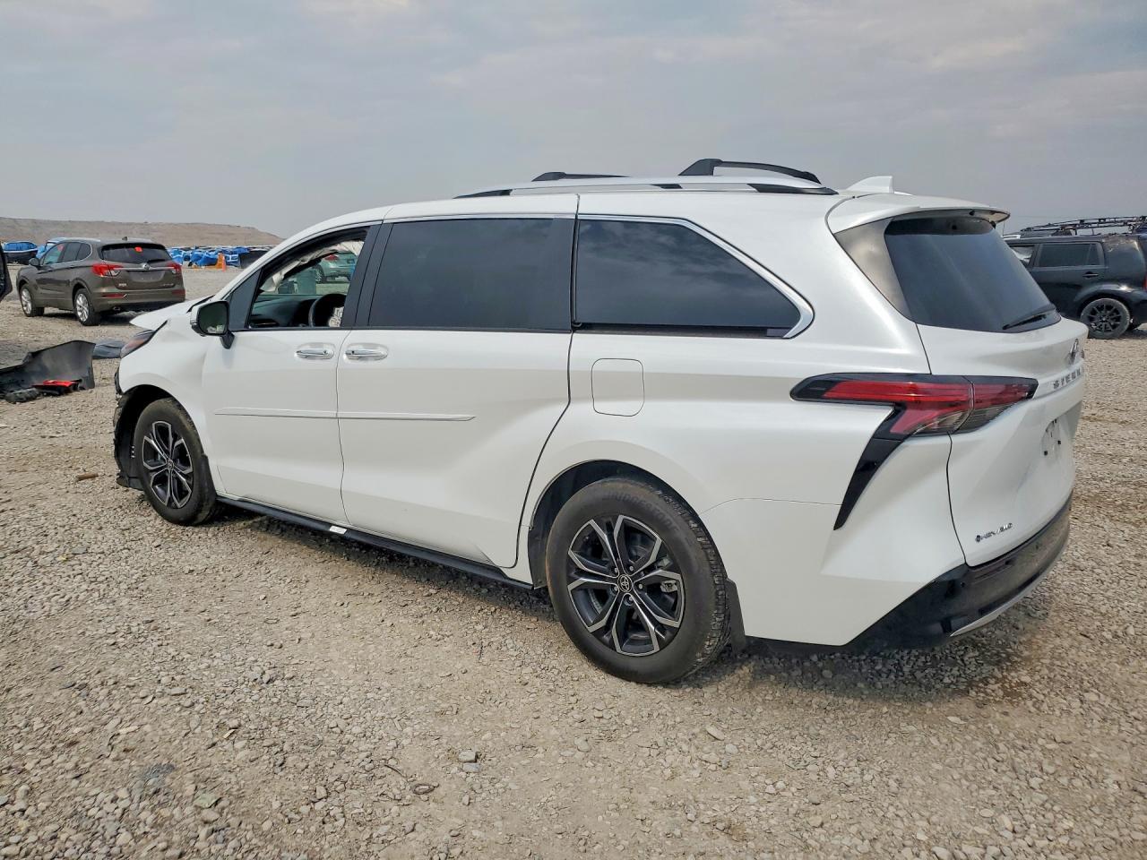 2025 Toyota Sienna Platinum 7-Passenger - Image 2