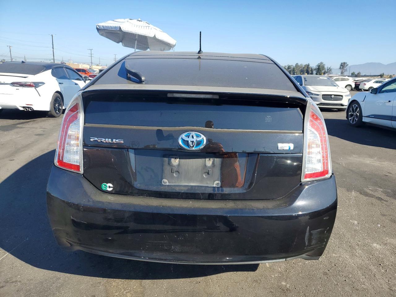2014 Toyota Prius Two - Фото 6