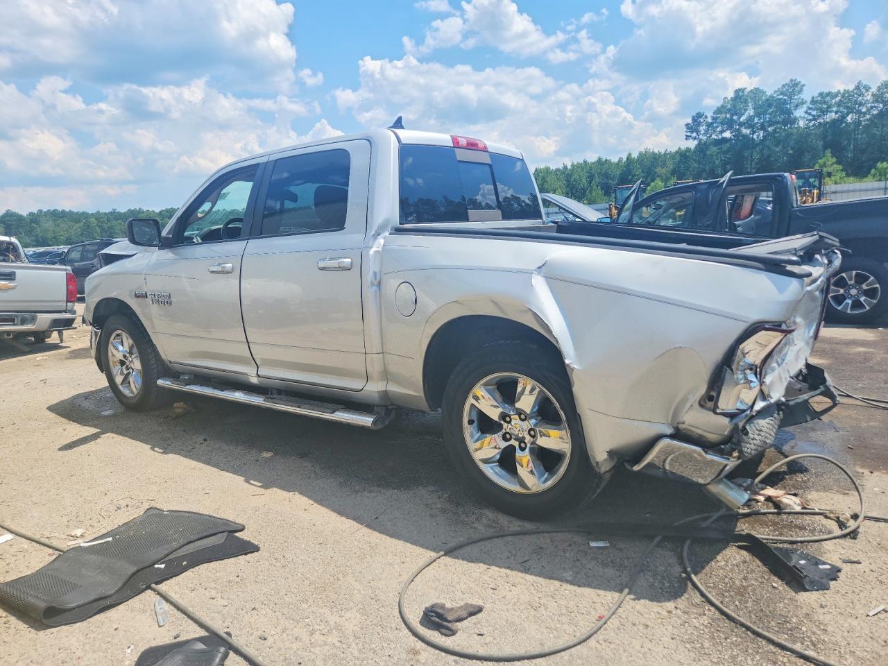2015 Ram 1500 Slt - Image 2