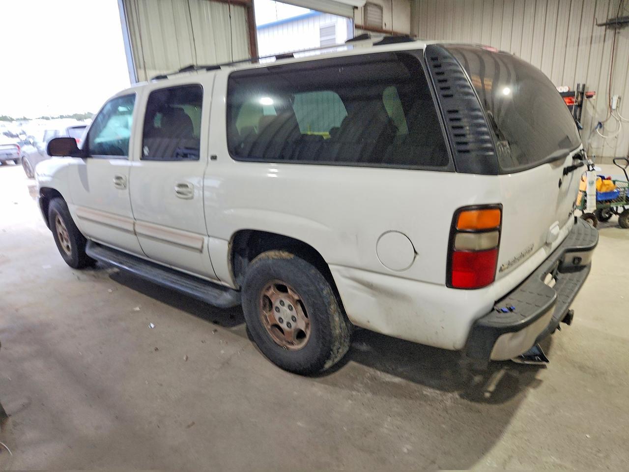 2004 Chevrolet Suburban C1500 - Фото 2