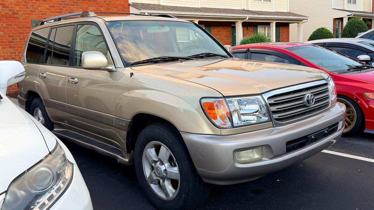 2004 Toyota Land Cruiser Base