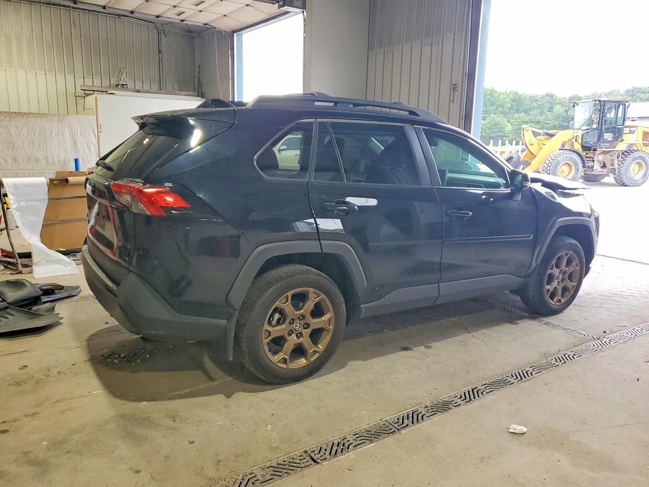 2024 Toyota Rav4 Woodland Edition - Фото 3