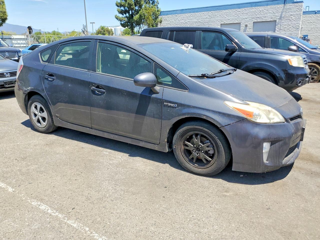 2015 Toyota Prius Three - Фото 4